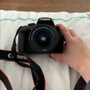 Cannon rebel eos t5 (EF-s 18-55 IS II)